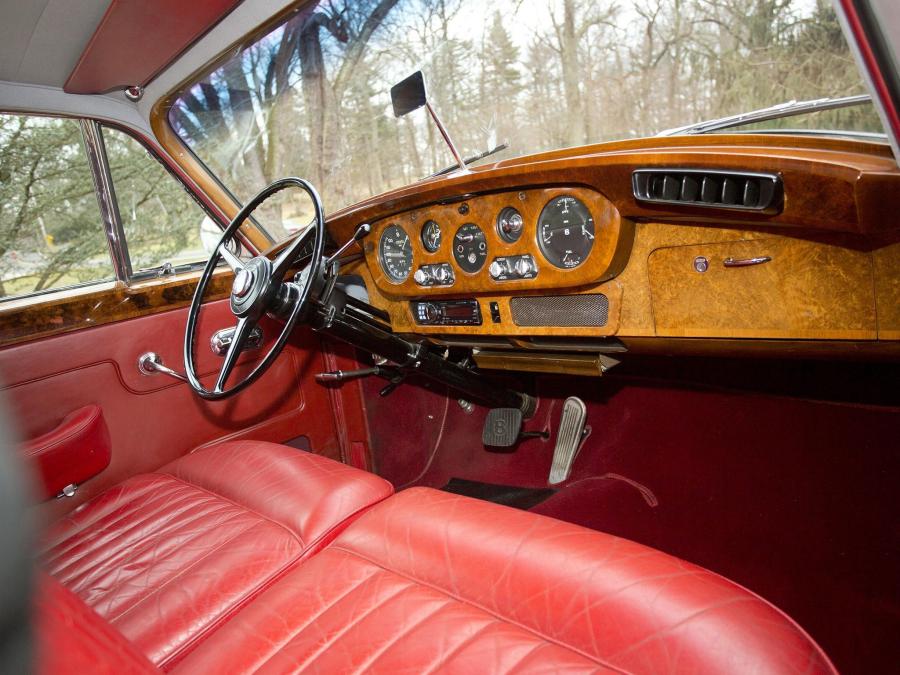 Интерьер Bentley S1 1955 года  (фото 2 из 17)